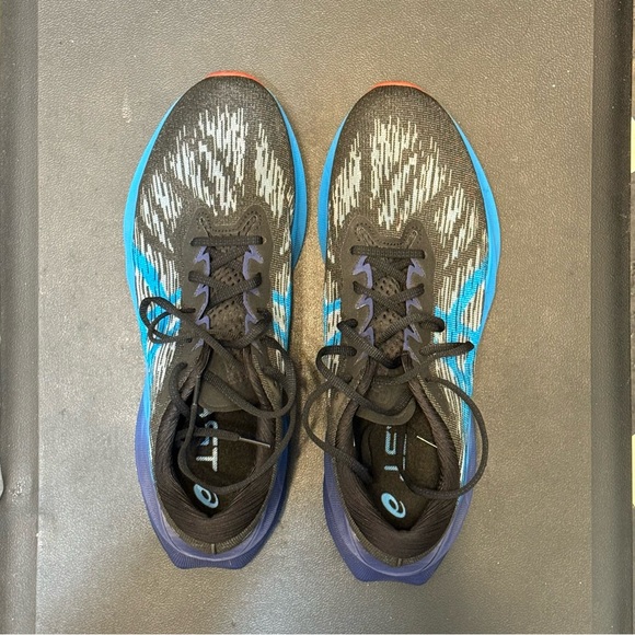 ASICS Novablast 3 - Picture 4 of 4